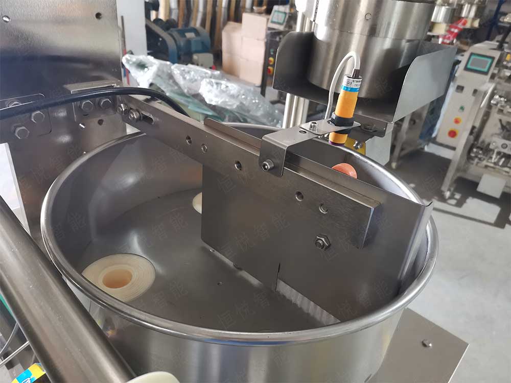 量杯午夜视频免费看