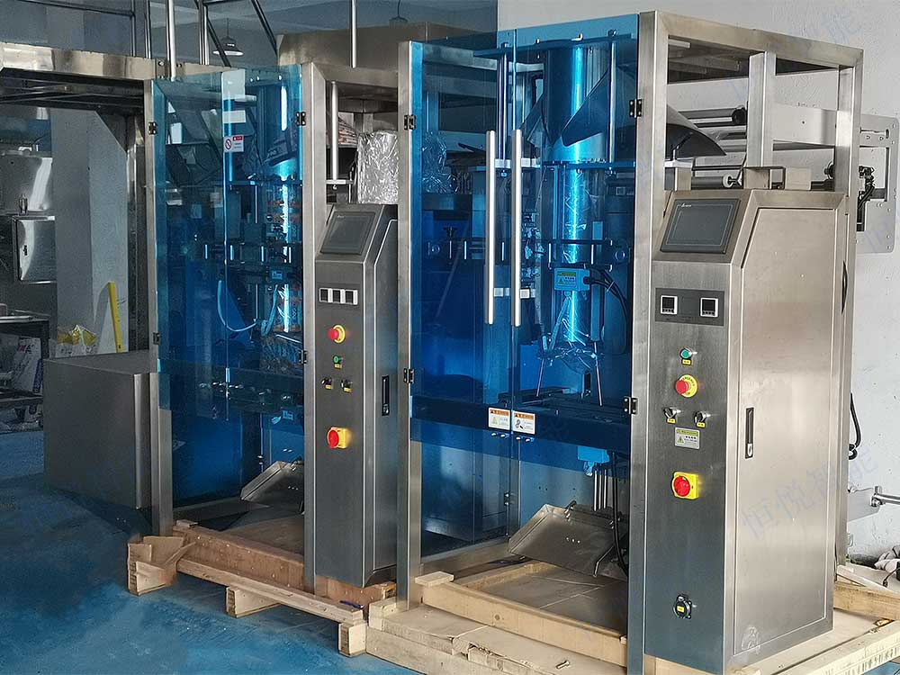 衣領立式餡料午夜视频免费看