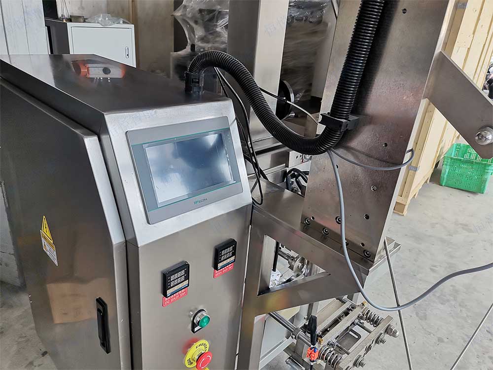 小立式午夜视频免费看