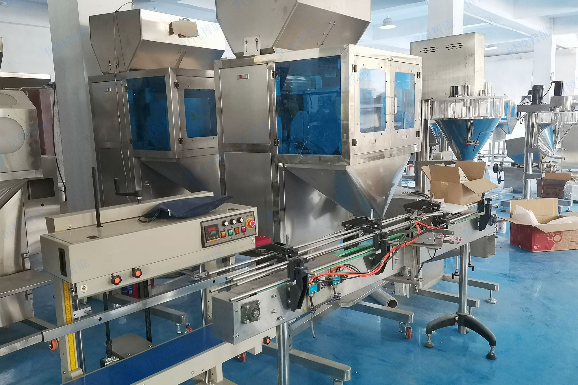 自動定量灌裝機是一種專門用於顆粒粉末、液體膏體等物料定量灌裝的設備