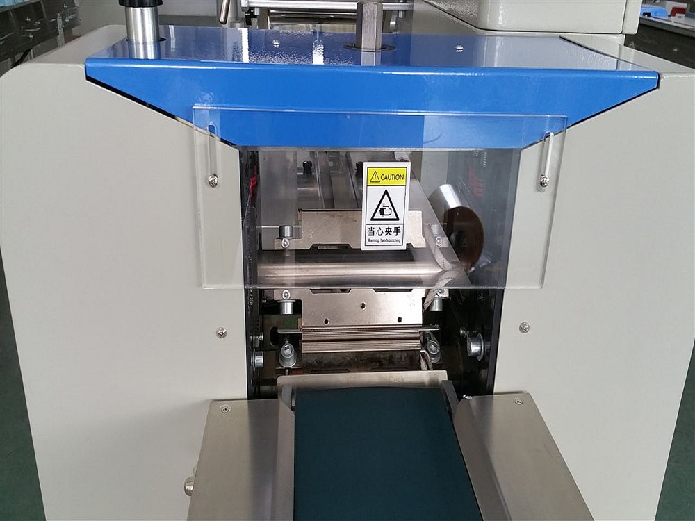 枕式午夜视频免费看出料口