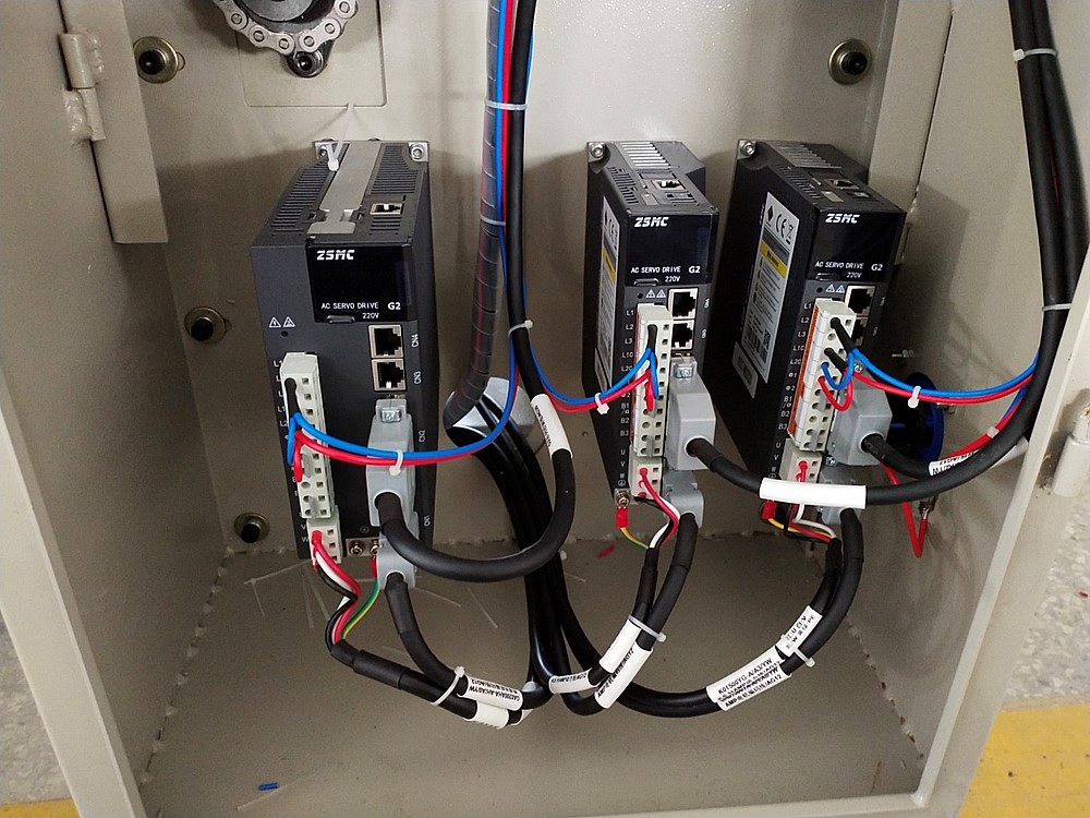 枕式午夜视频免费看控製器