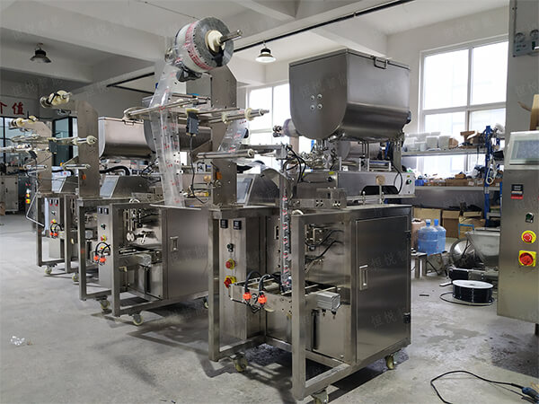 全自動辣椒醬料午夜视频免费看采用臥式U型儲料裝置