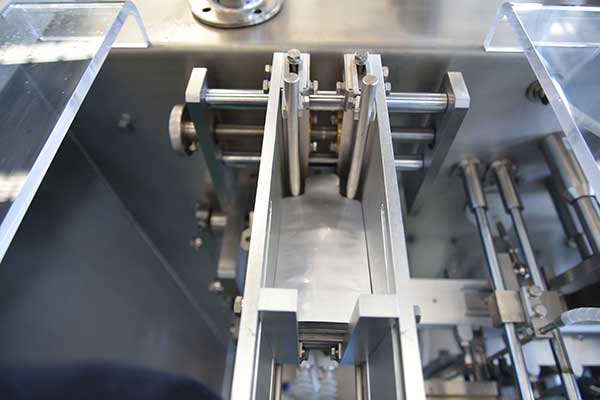 水平給袋式自動午夜视频免费看采用預製包裝袋精美包裝