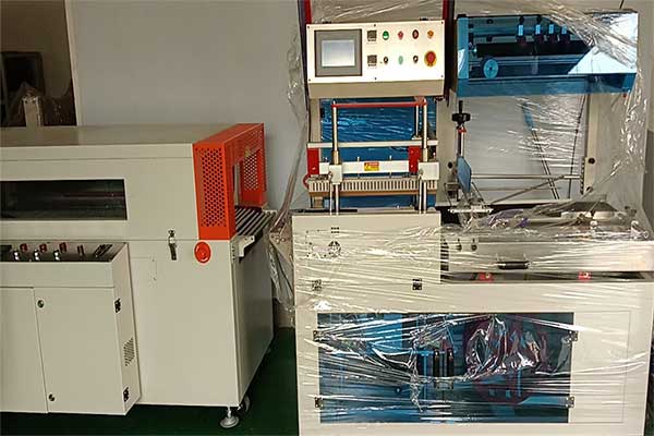 全自動熱收縮膜午夜视频免费看是一種高度自動化的設備